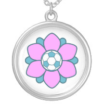Fille rose du football pendentif