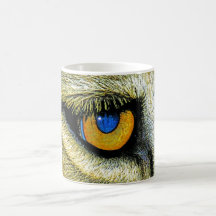 Fin d'oeil de lions vers le haut de (2) tasse