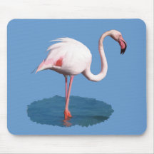 Flamant rose dans la piscine de l'eau bleue tapis de souris