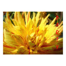 Fleur jaune faite sur commande de dahlia d'invitat