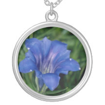 Fleurs bleues de gentiane pendentif