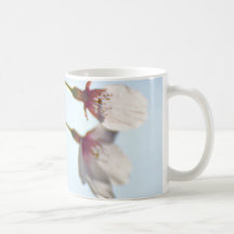 Fleurs de cerisier rétro-éclairées tasse à café