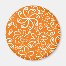 Fleurs et aimant oranges géniaux de feuille