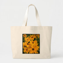 Fleurs jaunes en pleine floraison dans le jardin d sacs de toile