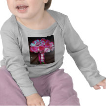 fleurs roses de mariage t-shirts