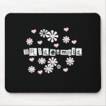 Fleurs roses sur la demoiselle d'honneur noire tapis de souris