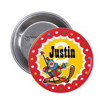 Font le clown autour le 2ème bouton de coutume d'a badge avec épingle