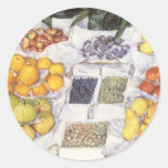 Fruit montré sur un tenir prêt Gustave Caillebotte Autocollants Ronds