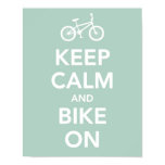 Gardez le calme et faites du vélo dessus posters