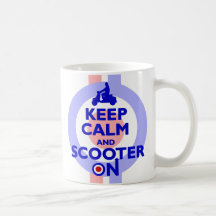 Gardez le scooter calme sur la tasse de voyage (de