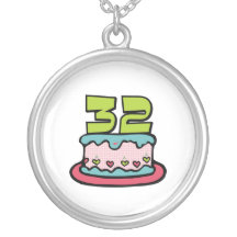 Gâteau d'anniversaire de 32 ans pendentif