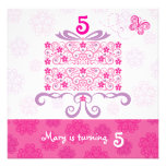 Gâteau de marguerite de joyeux anniversaire invitations