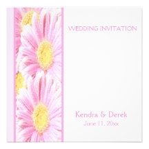 Gerberas roses sur le faire-part de mariage blanc 