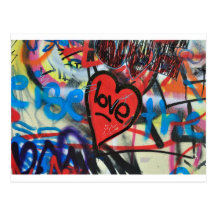 graffiti d'amour de coeur peint par rouge cartes postales