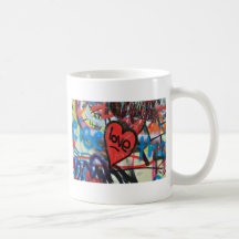 graffiti d'amour de coeur peint par rouge mugs à café