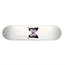 Grand papillon pourpre et noir plateaux de skateboards customisés