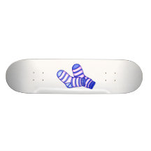 Graphique de chaussette de bébé rose et bleu plateau de planche à roulettes