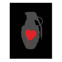 Grenade d'amour - l'amour est un champ de bataille cartes postales
