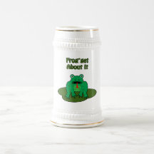 Grenouille verte - la grenouille obtiennent à son  tasse