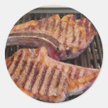 Griller le dîner de nourriture de biftecks autocollants ronds