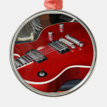 Guitare rouge sur l'ampère décoration pour sapin de noël