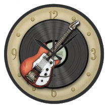 Guitare vintage et horloge murale de disque vinyle
