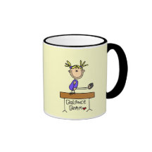 Gymnaste blonde de fille sur des T-shirts et des c Mugs