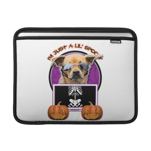 Halloween - juste un Lil éffrayant - chiwawa Poche Macbook