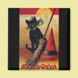 Halloween vintage avec un chat noir, un balai et u magnets