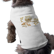 Hibou avec la cravate dans l'habillement d'animal  t-shirt pour toutou