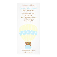 Hibou dans des invitations d'une fête d'anniversai