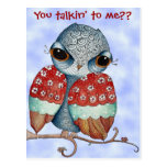 Hibou lunatique avec la carte postale d'attitude