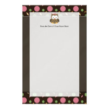 Hibou mignon de bébé avec l'arc rose papier à lettre