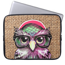 Hibou sage de tatouage coloré frais avec les verre trousses pour ordinateur portable