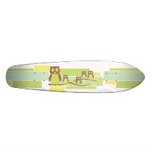 Hiboux et hiboux plateaux de skateboards customisés
