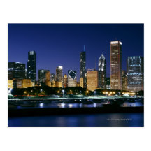 Horizon de Chicago du centre la nuit Cartes Postales