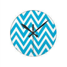 Horloge blanche de zigzag de chevron d'aqua audaci