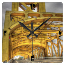 Horloge de pont de tour de Sacramento