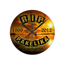 Horloge d'hommage de Pakelika