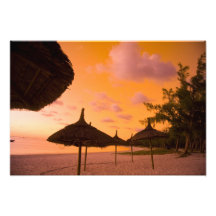 Huttes de plage de style de Palapa au lever de sol Photographie