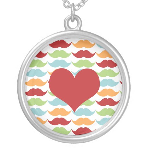 I collier de moustaches de coeur