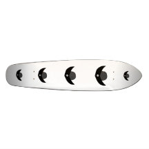 Illustration noire de chapeau de pirate plateaux de skateboards