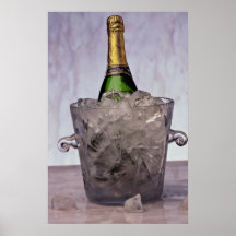 Image de Champagne dans le seau à glace en verre Posters