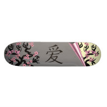 Inséparables sur l'arbre de Sakura et le symbole c Plateaux De Planche À Roulettes