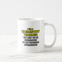 Intelligence supérieure de professeur de chimie… tasses