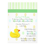 Invitation colorée de baby shower de canard jaune