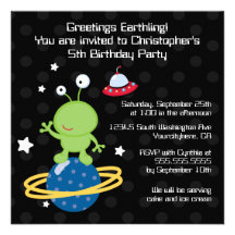 Invitation de fête d'anniversaire du garçon étrang