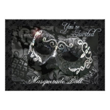 Invitation ornée de bijoux de boule de mascarade d