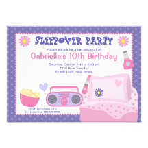 Invitation pourpre d'anniversaire d'amusement de s