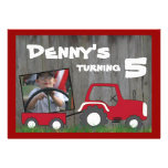 Invitation rouge d'anniversaire de tracteur : Phot